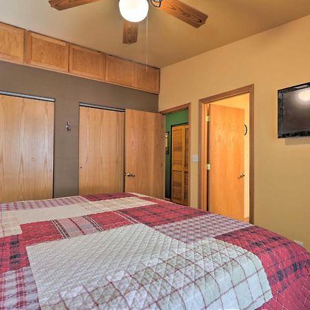 Rustic Cabin With Deck About 4 Mi To Old Town Flagstaff! Екстер'єр фото