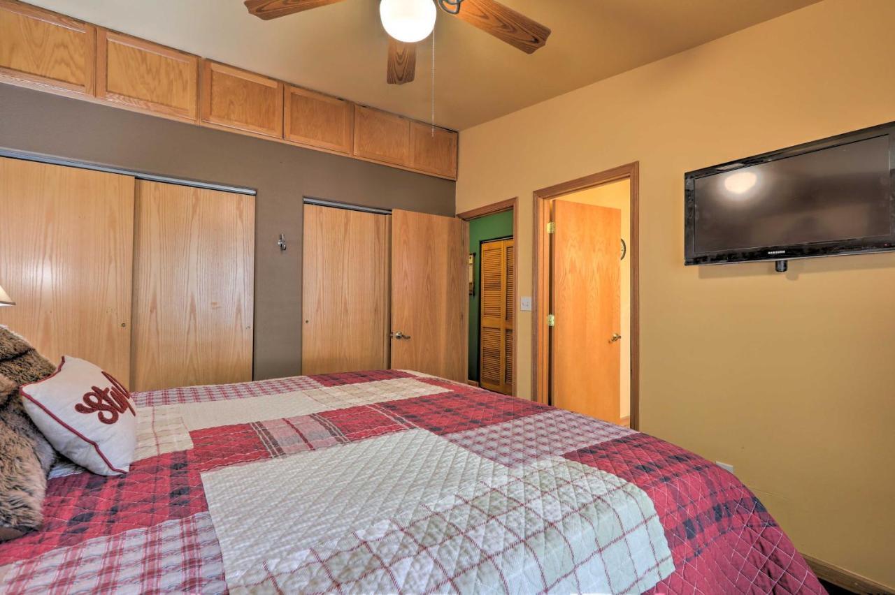Rustic Cabin With Deck About 4 Mi To Old Town Flagstaff! Екстер'єр фото
